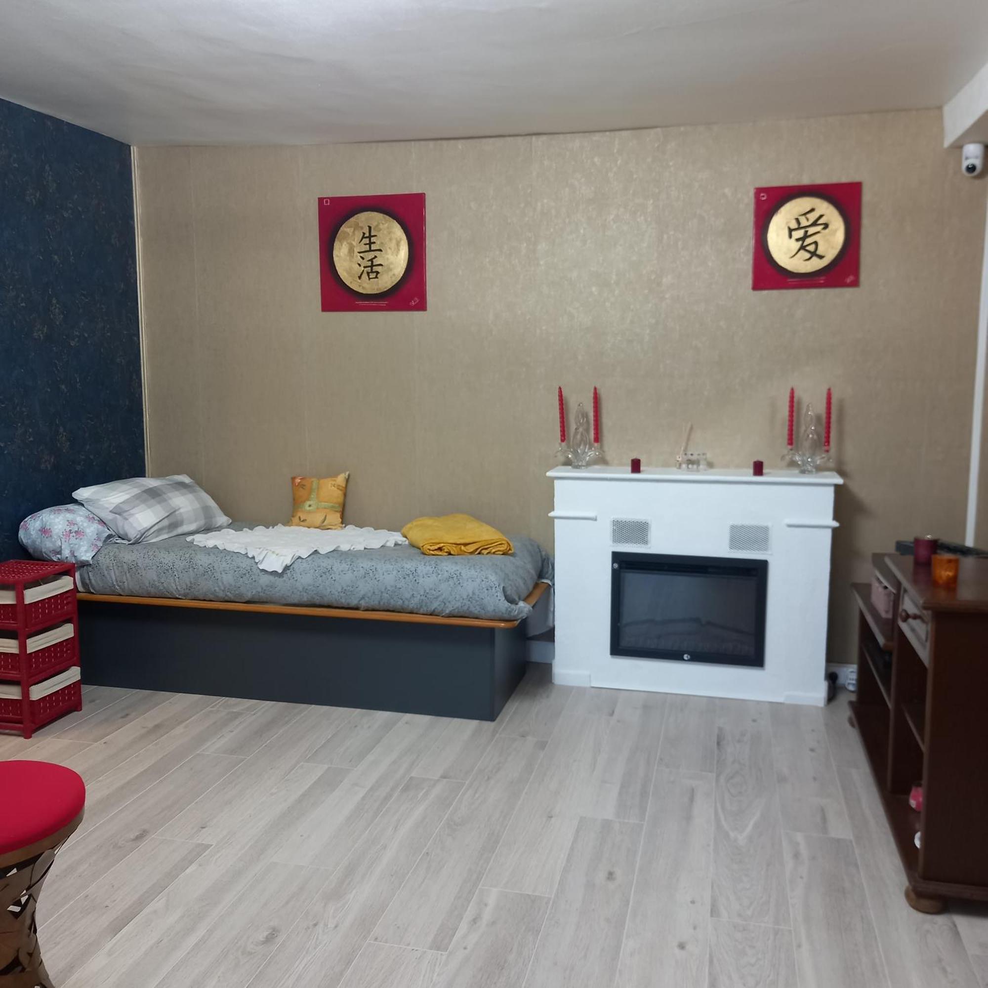 Une Chouette Maison Arcay  ภายนอก รูปภาพ